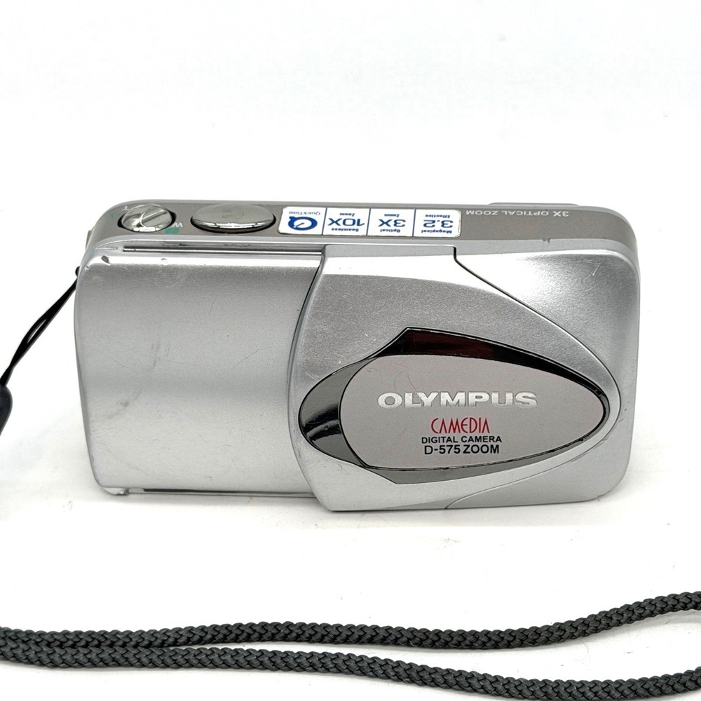 Olympus Camedia D-575 Zoom 3.2MP Digital Camera Silver 3x Optical Zoom Tested